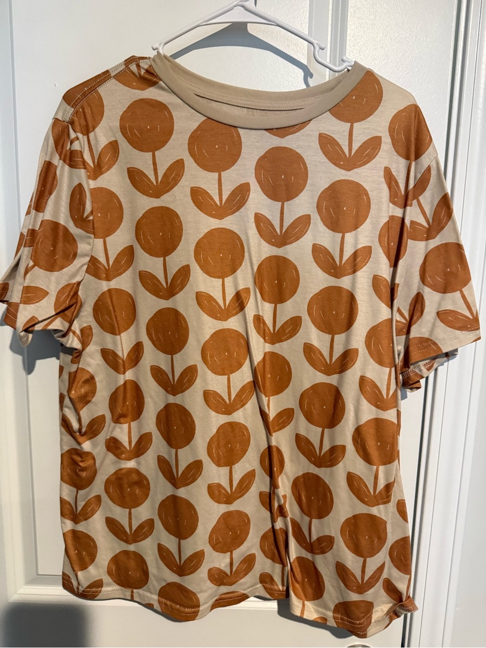 SHEIN Beige and Brown Short Sleeve Tee with Floral Dot Print